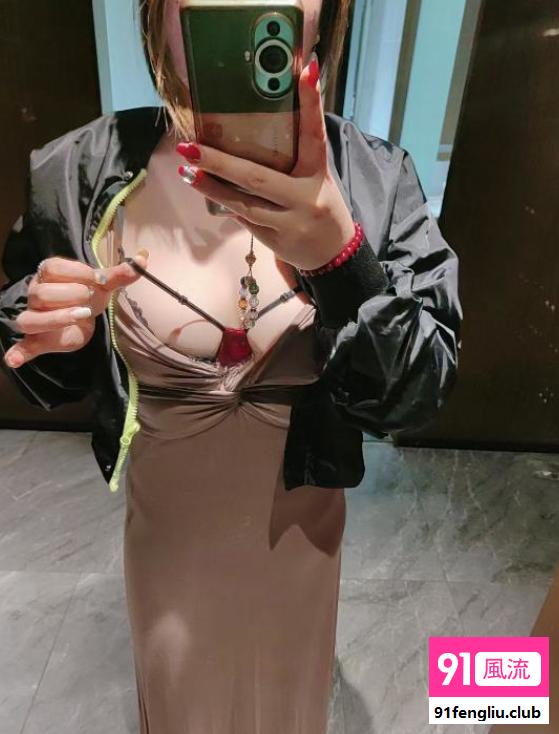 巨乳风骚小姨子